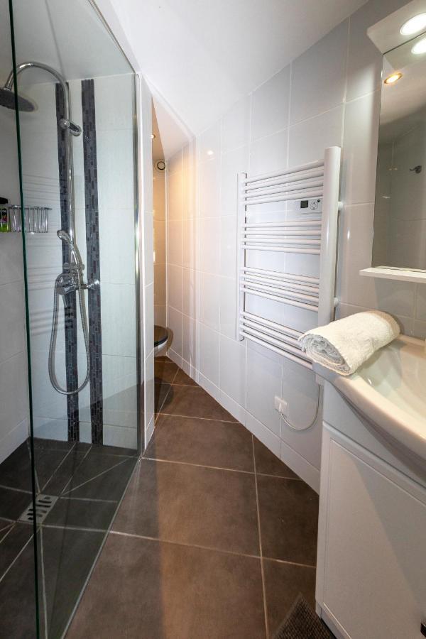 La Jalousie Hotel Saint-Aignan-de-Cramesnil Luaran gambar